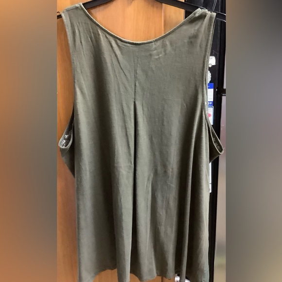New with tags Knox Rose 3X Olive sleeveless tank top with Lovely Ivory Design - Picture 6 of 6